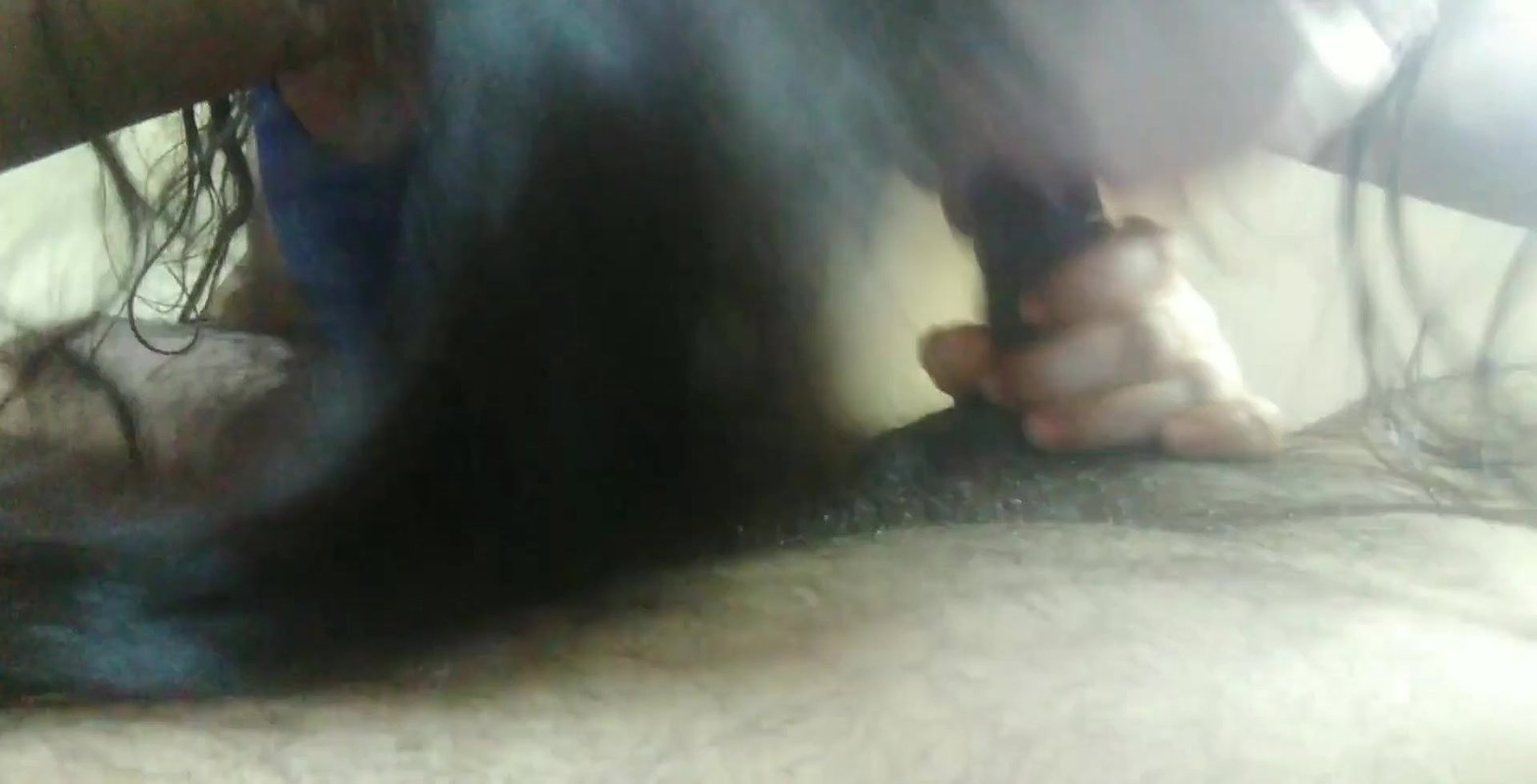 Lund ki chatni bna di chus chus kar Indian Bhabhi hot blowjob Sucking and Kissing (Hindi audio)