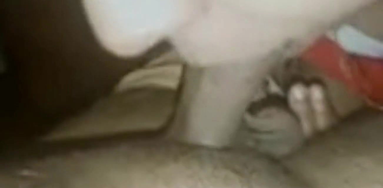 Mallu Chechi milks her husband’s penis in her mouth