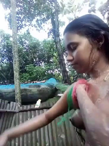 sharp boobs village girl viral nude bath clip