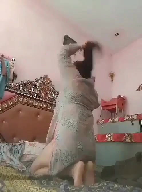 bhabhi in black bra shows pussy and ass nude pics