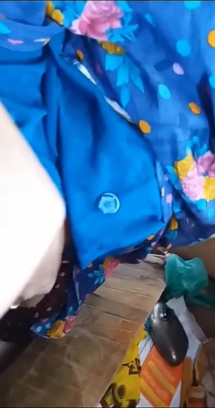 MILF milky boobs press by shopkeeper viral MMS