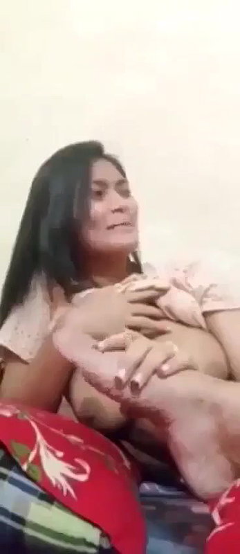 Indian lesbian sisters exposing big boobs viral MMS