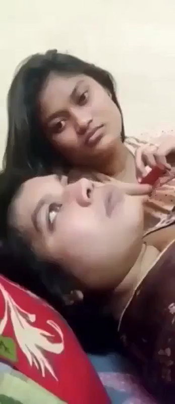 Indian lesbian sisters exposing big boobs viral MMS