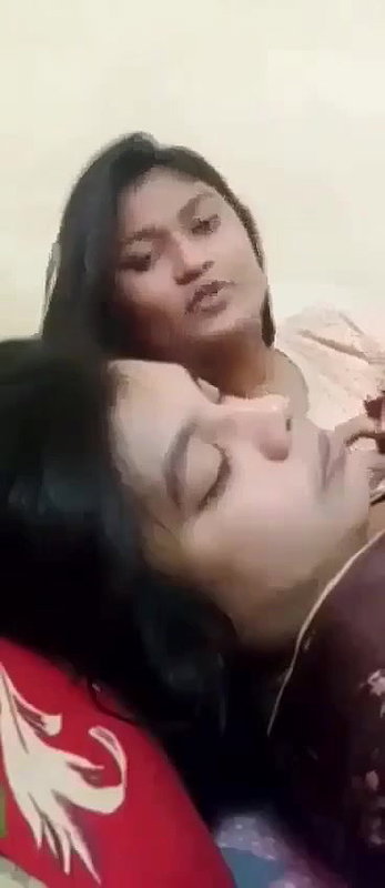 Indian lesbian sisters exposing big boobs viral MMS