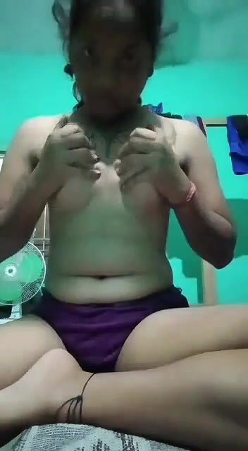young village boobs show maal pressing breasts