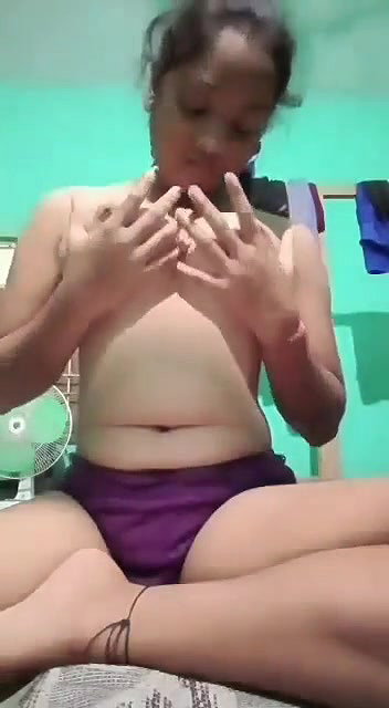 young village boobs show maal pressing breasts