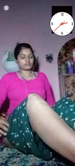 girlfriend Indian pussy pics and viral nude clip