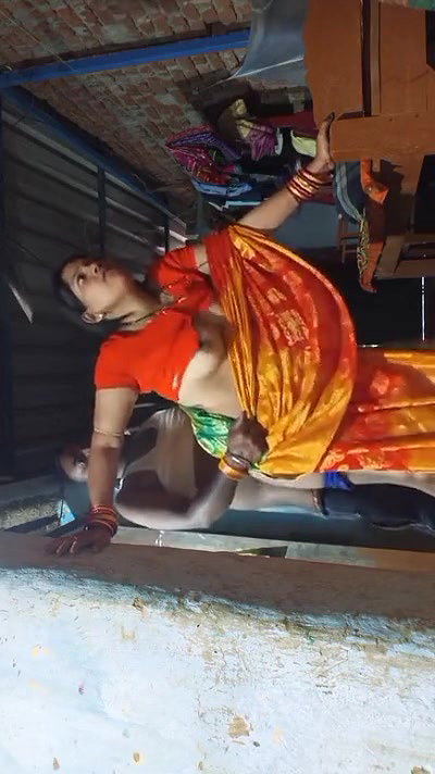 moaning bhabhi sex in saree in standing viral xxx