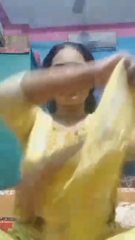 girlfriend striptease nude big boobs viral show