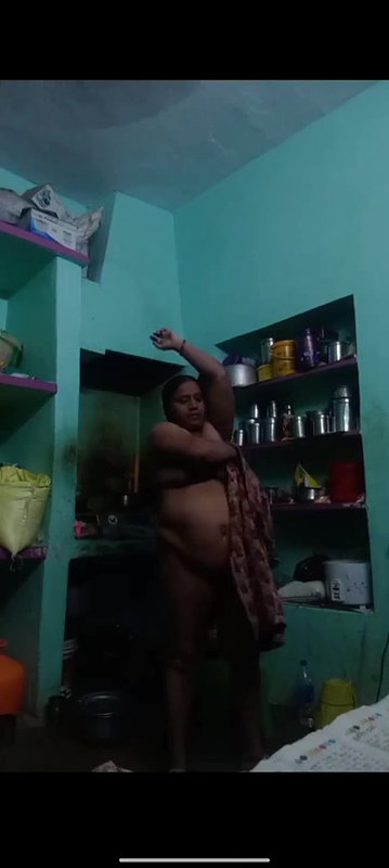 young mom dress change after viral nude bath