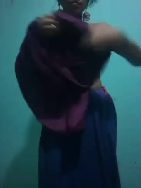 slim Tamil sex girl topless video and nude pics