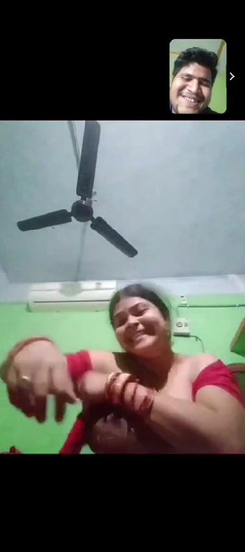 mature MILF milky boobs show on viral video call