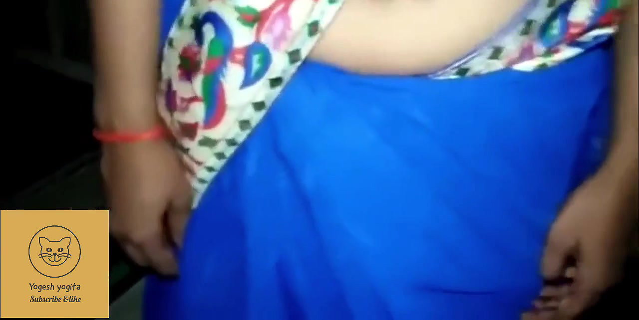 Padosi bhabhi yogita ko raat me akele ghar pe bula kar Dogistyle me choda