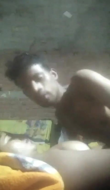 Desi aunty huge boobs sucking by husband before sex
