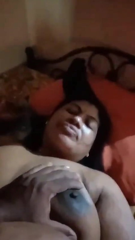 mature mallu aunty boob press and black pussy fuck