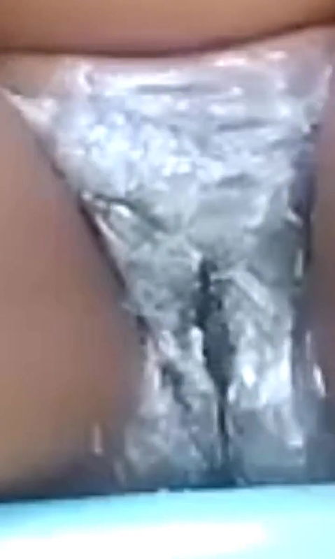 Rajasthani bhabhi Shaving Pussy