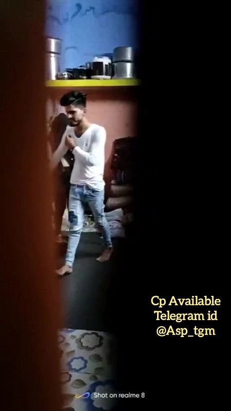 Kitchen me Paani Peene Gayi Bhabhi Ko Devar ne Dabocha