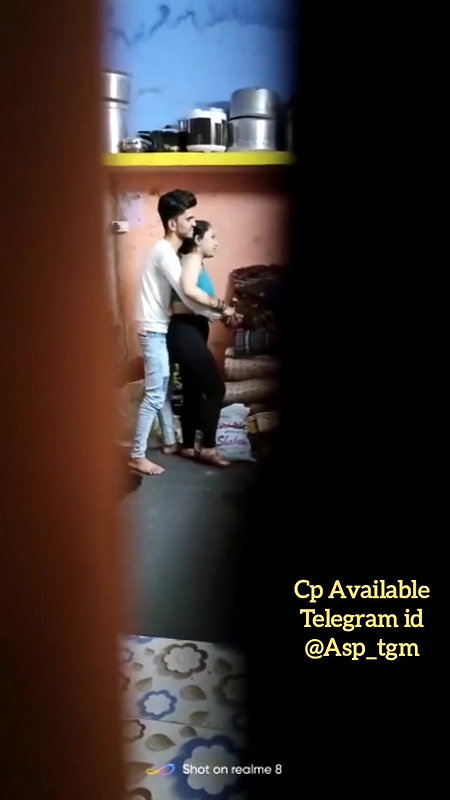 Kitchen me Paani Peene Gayi Bhabhi Ko Devar ne Dabocha