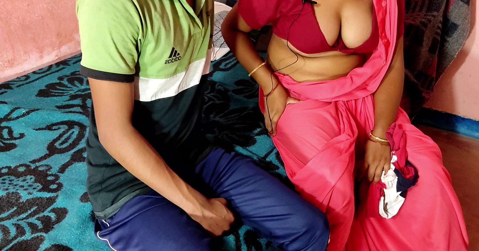 Sapna Aunty Ke Bobbe Chuskar Maza Liya kaam karne ke baad Hindi Me