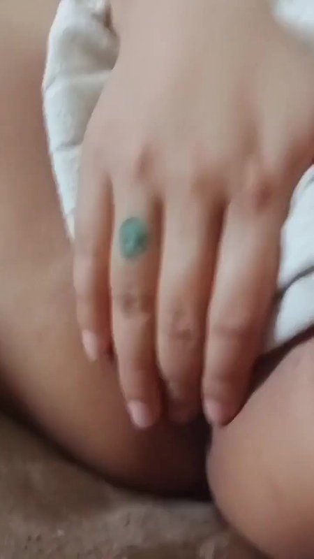 chut mein ungli kri ladki ne