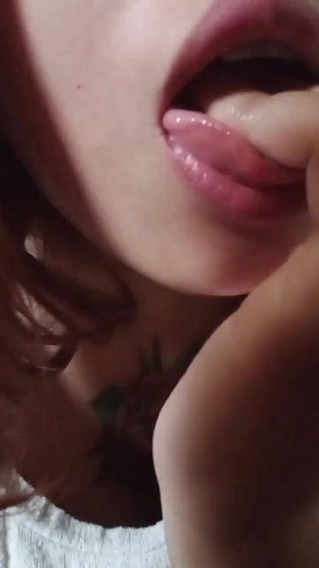 chut mein ungli kri ladki ne