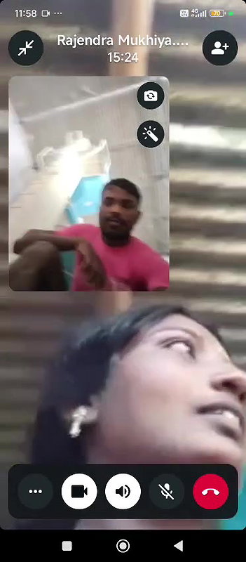 saree uthake chcuhe dikhayi