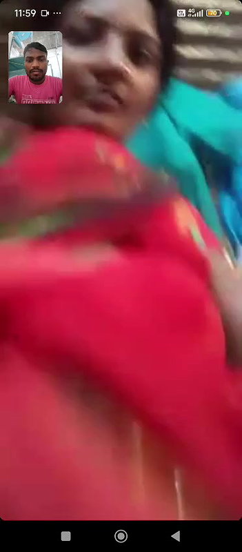 saree uthake chcuhe dikhayi