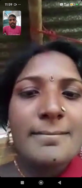 saree uthake chcuhe dikhayi
