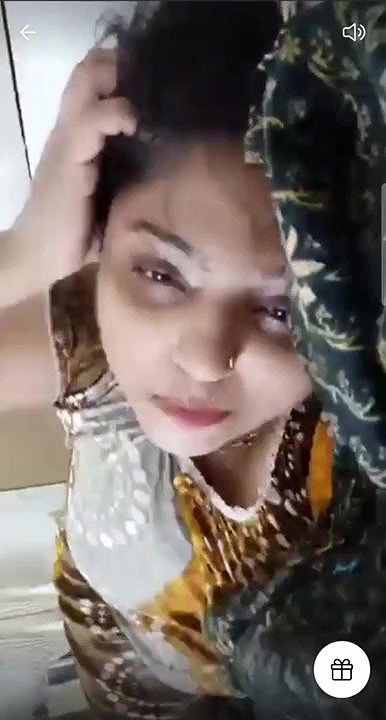 ndian Mallu milf actress influencer stripping nude