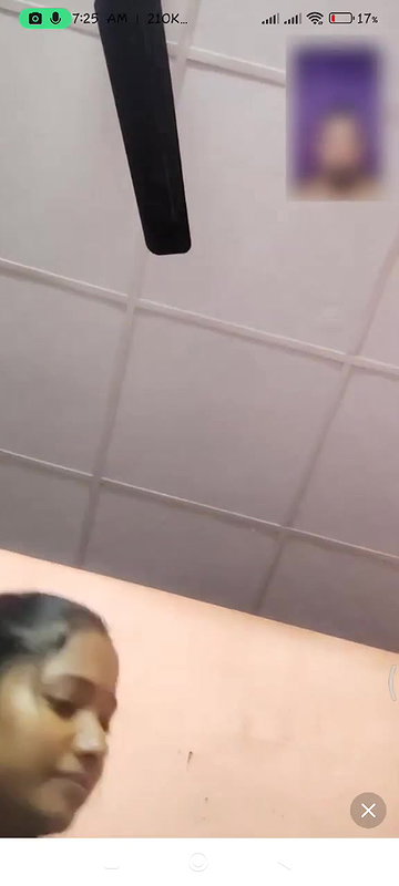 chubby dusky bhabhi boob dikhayi