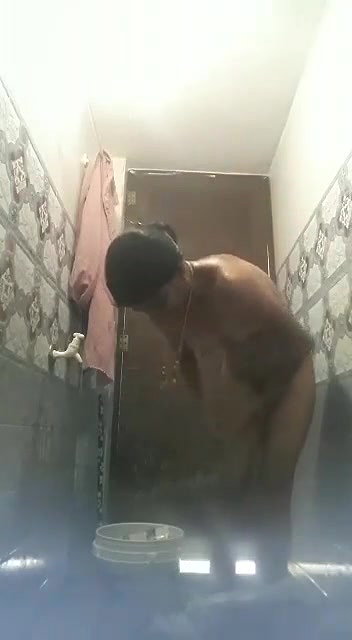 telgu aunty bathing mp4
