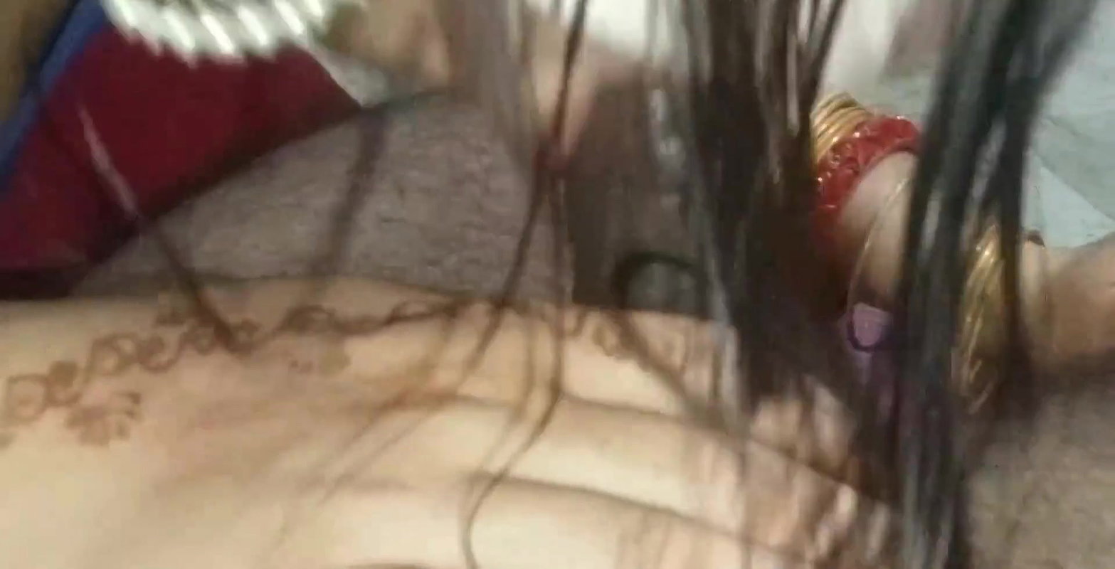 Tamil girl Hot Sucking cock boyfriend – cum in mouth real indian beautiful girl homemade (Hindi Audio)