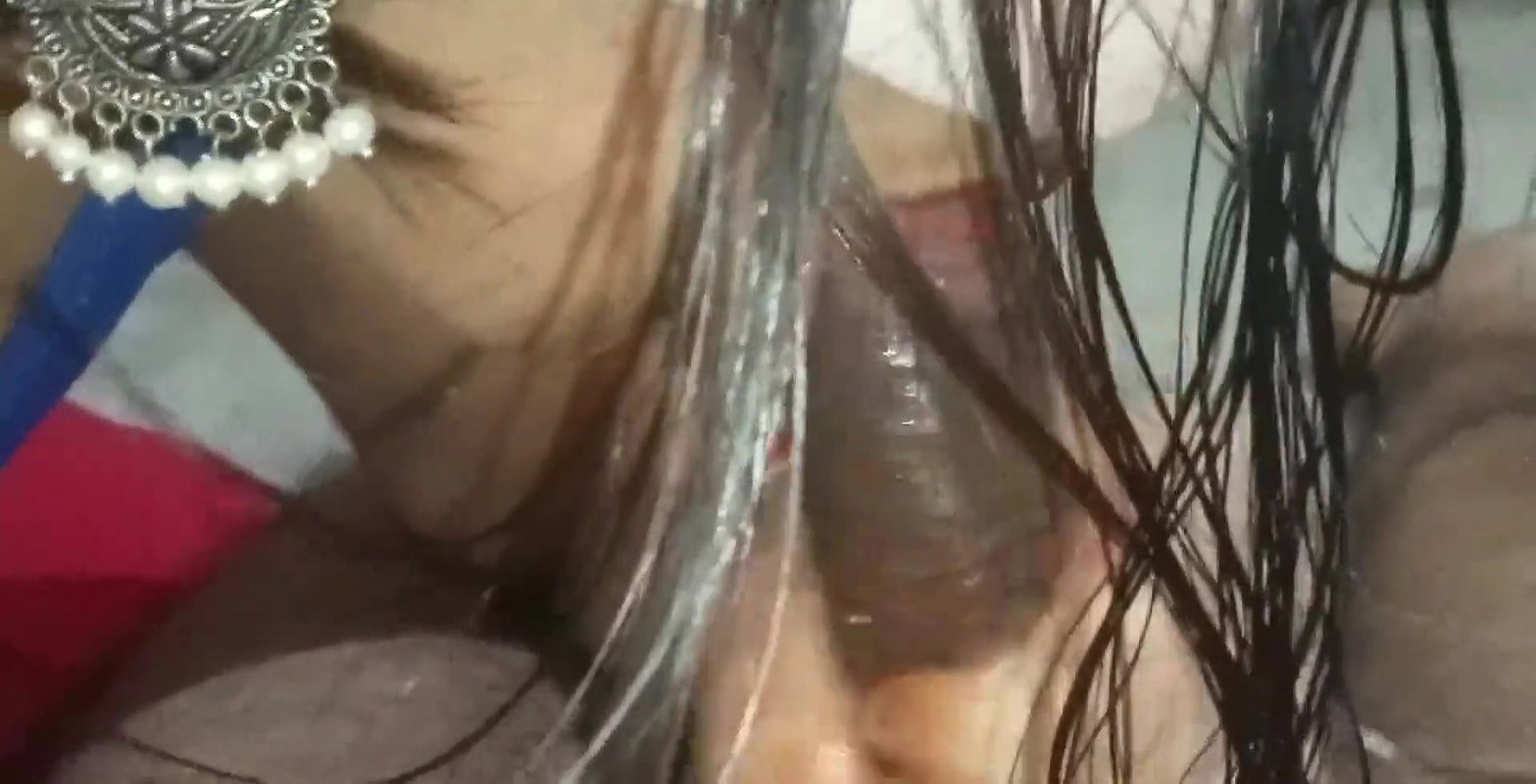 Tamil girl Hot Sucking cock boyfriend – cum in mouth real indian beautiful girl homemade (Hindi Audio)