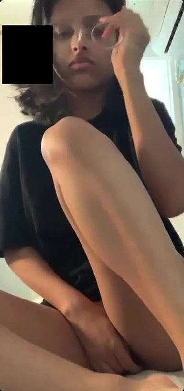 prettiest Bengali girl nude pics and solo videos