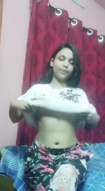 small tits girlfriend nude MMS viral trending