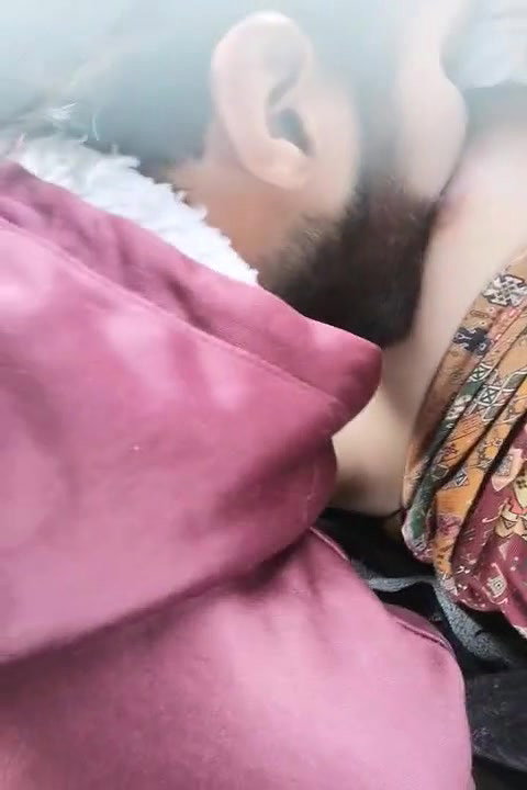Paki sex lover sucking girlfriend boobs viral MMS