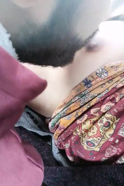 Paki sex lover sucking girlfriend boobs viral MMS