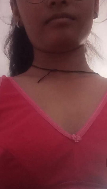 virgin GF boobs show selfie video shared online