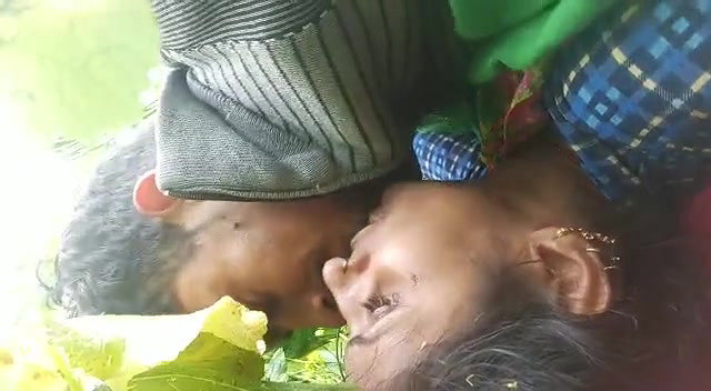 neighbor Hindi sex bhabhi viral fucking in jungle