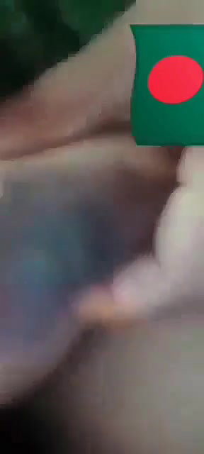 Bangladeshi boudi video call sex showing nude body