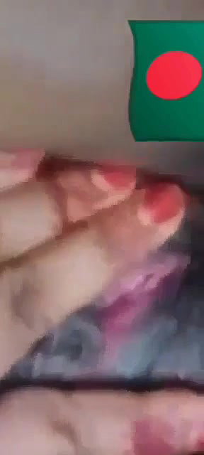 Bangladeshi boudi video call sex showing nude body