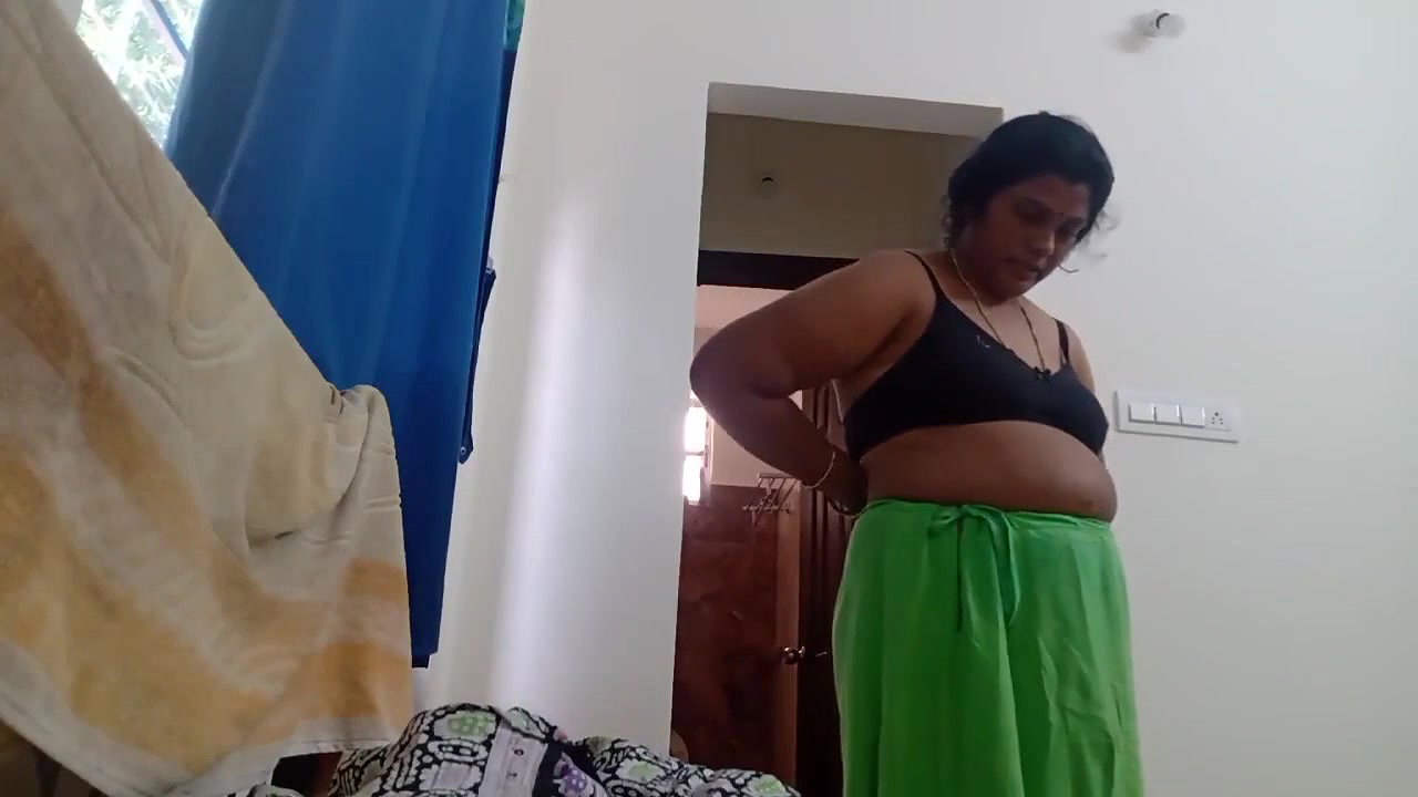 Telugu aunty sex affair dress change hidden cam
