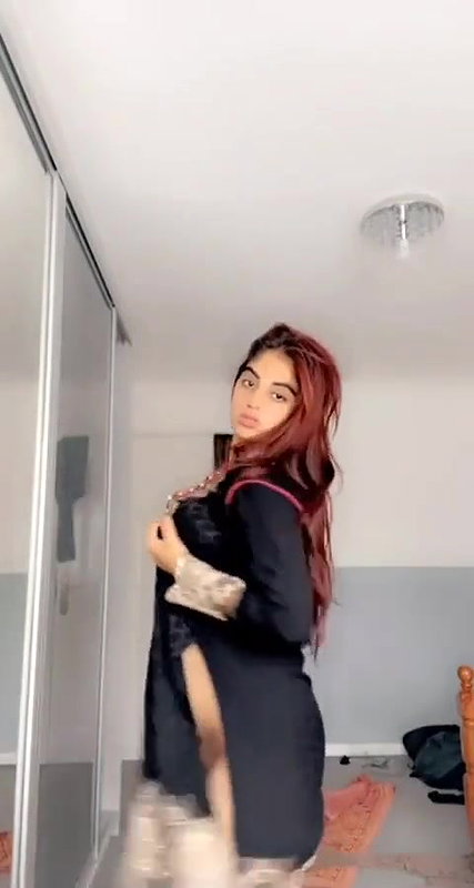 sexy maal showing ass and viral big boobs expose