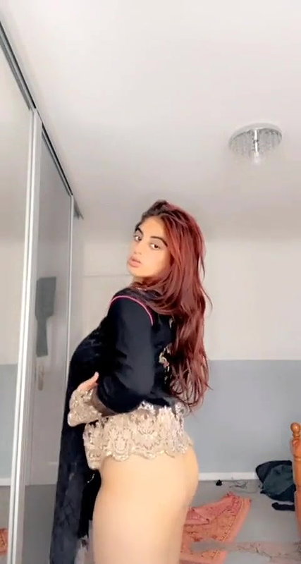 sexy maal showing ass and viral big boobs expose