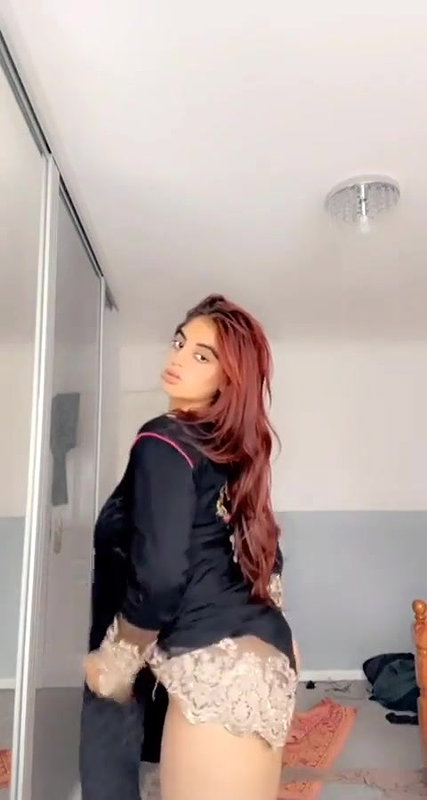 sexy maal showing ass and viral big boobs expose