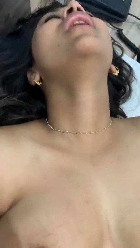 GF fucking in hotel room Indian sex videos