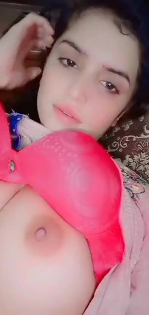 white beauty boobs show selfie video leaked