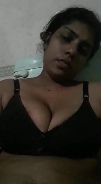 mallu sex horny girl fingering in washroom