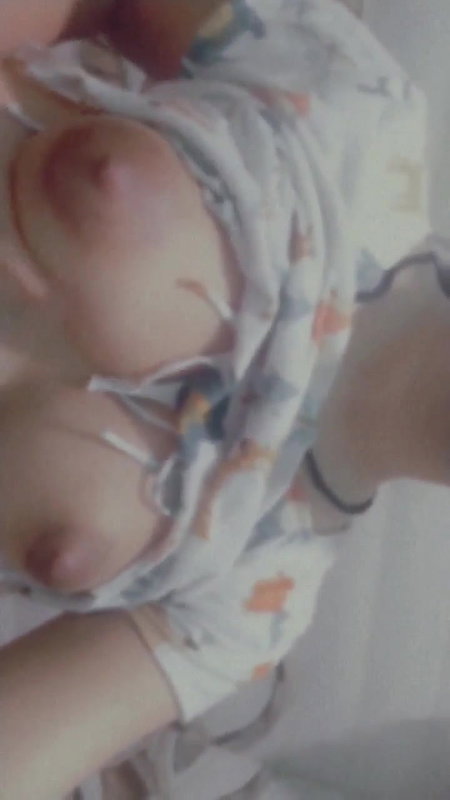 selfie cute girl boobs show to lover video MMS