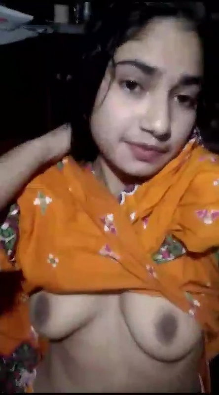 cute Desi girl selfie nude boobs showing MMS